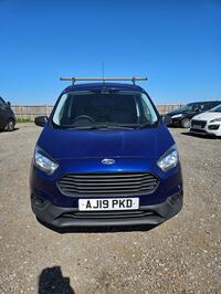 FORD TRANSIT COURIER